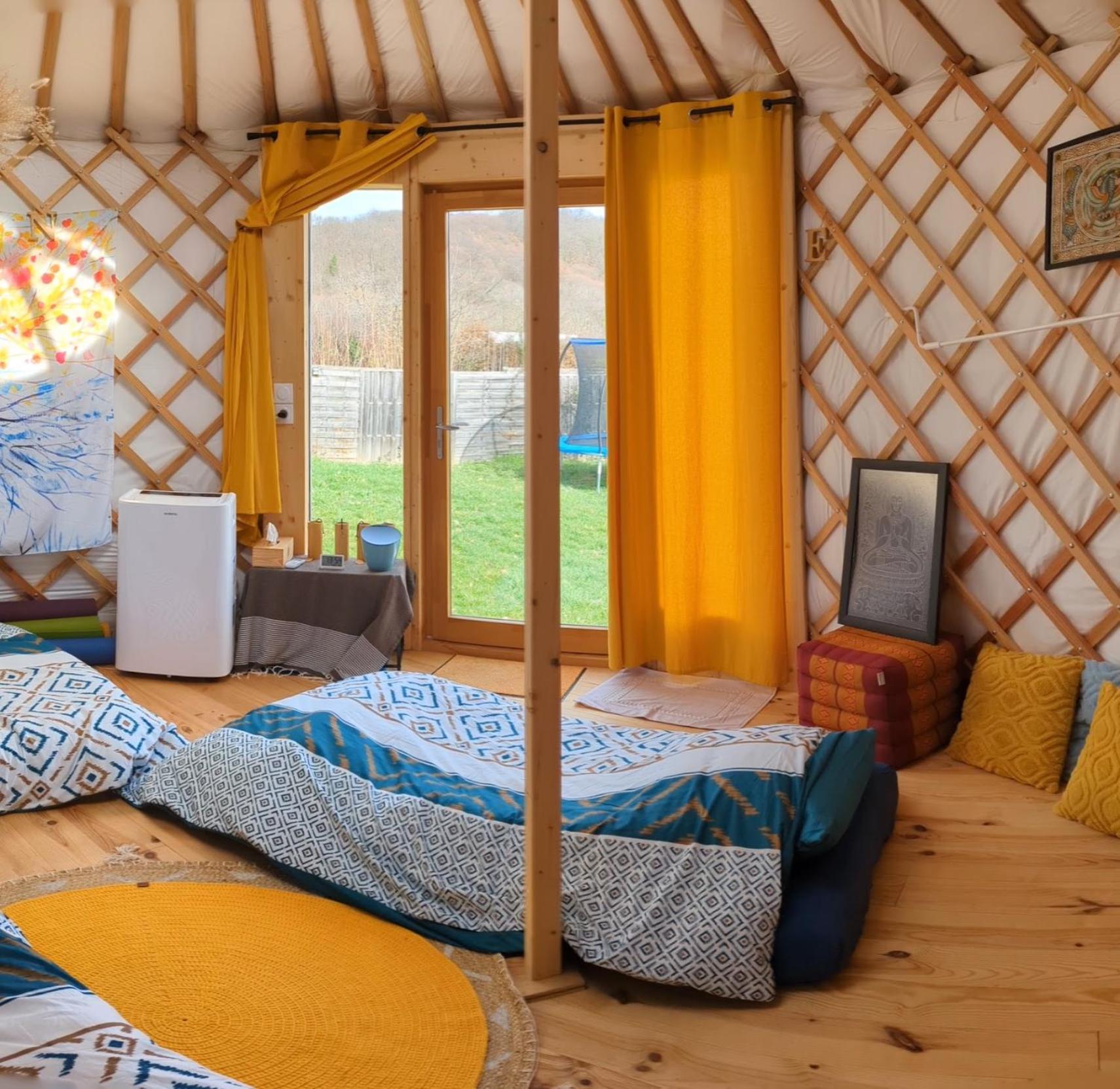 Campingplatz Yourte Atypique Entre Lyon Et Grenoble ! Vue Sur Les Montagnes. Nohant-en-Graçay