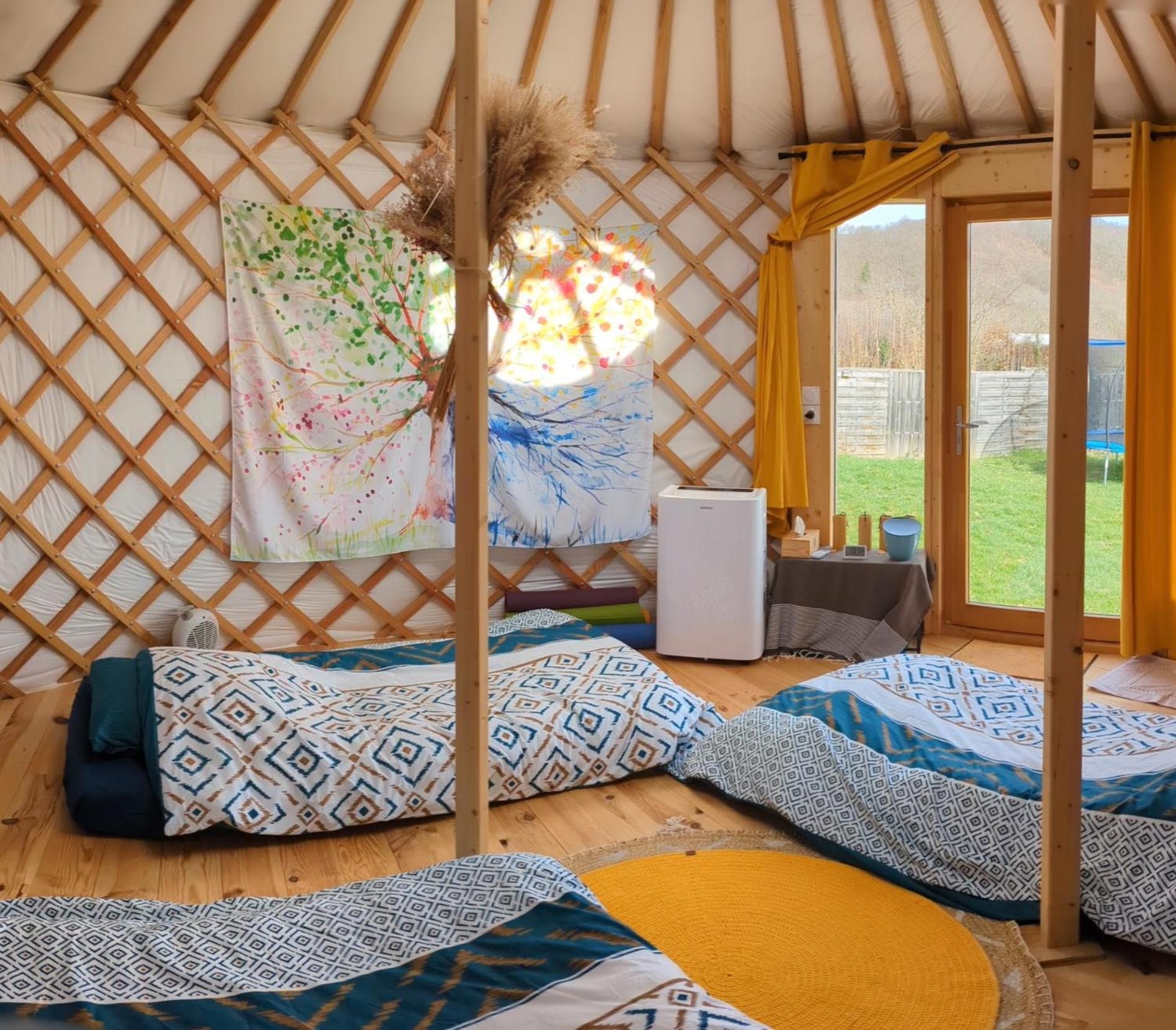Yourte Atypique Entre Lyon Et Grenoble ! Vue Sur Les Montagnes. Campingplatz