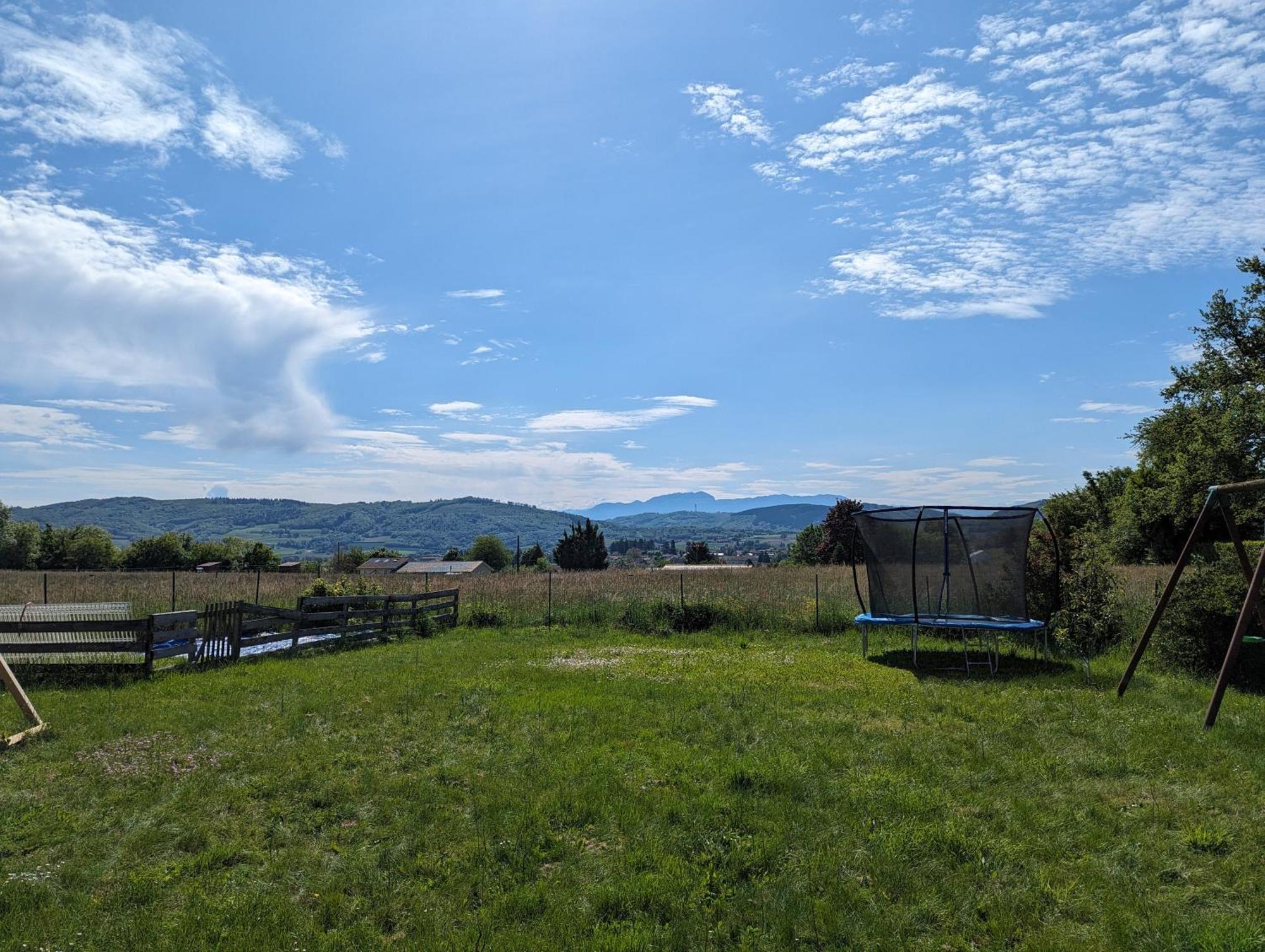 Yourte Atypique Entre Lyon Et Grenoble ! Vue Sur Les Montagnes. Campingplatz *